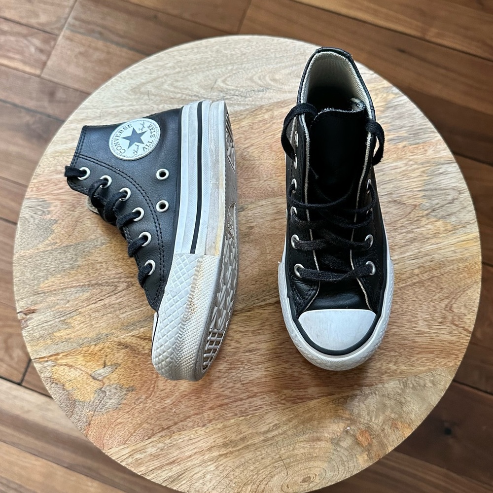 Converse Chuck Taylor All Star Lift Platform Leather Sz: 11 little girl